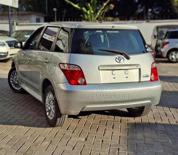 Toyota IST 2007 Silver