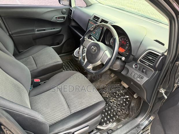 Toyota Ractis 2012 Black