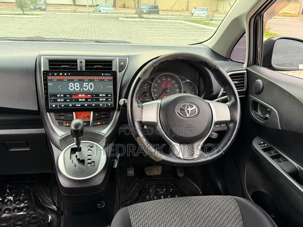 Toyota Ractis 2012 Black