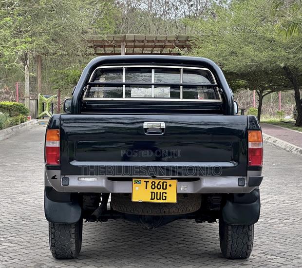 Toyota Hilux 1997 Black