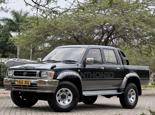 Toyota Hilux 1997 Black