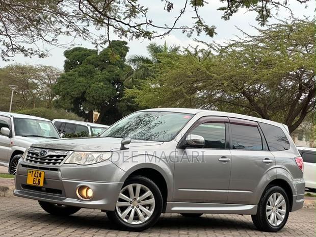 Subaru Forester 2011 Gray