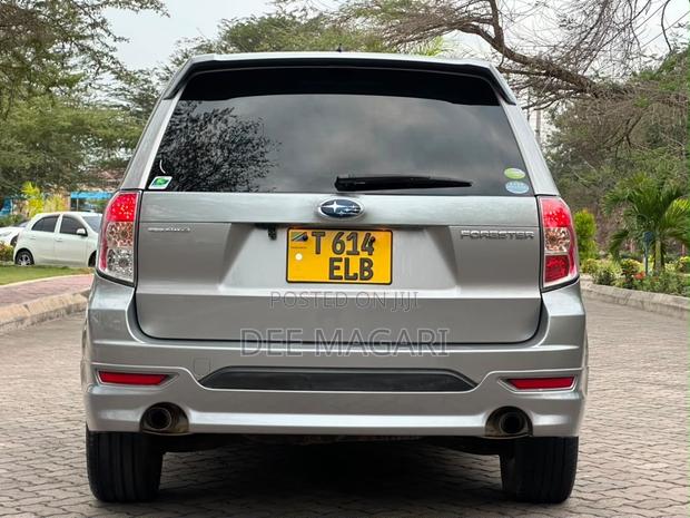 Subaru Forester 2011 Gray