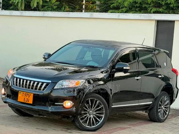 Toyota Vanguard 2013 Black