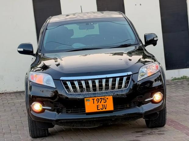 Toyota Vanguard 2013 Black