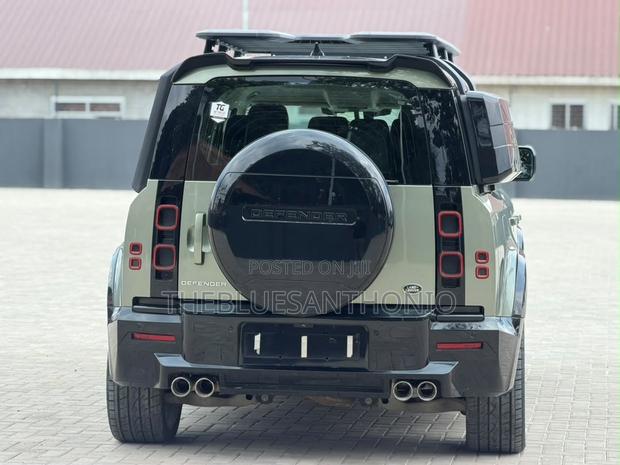 Land Rover Defender 2022 Green