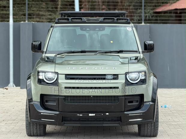 Land Rover Defender 2022 Green