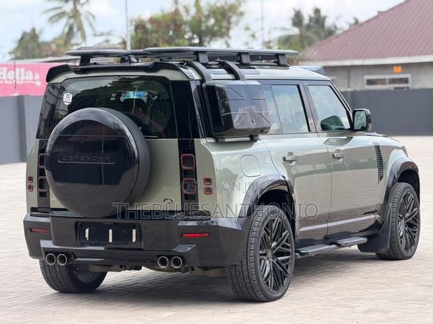 Land Rover Defender 2022 Green
