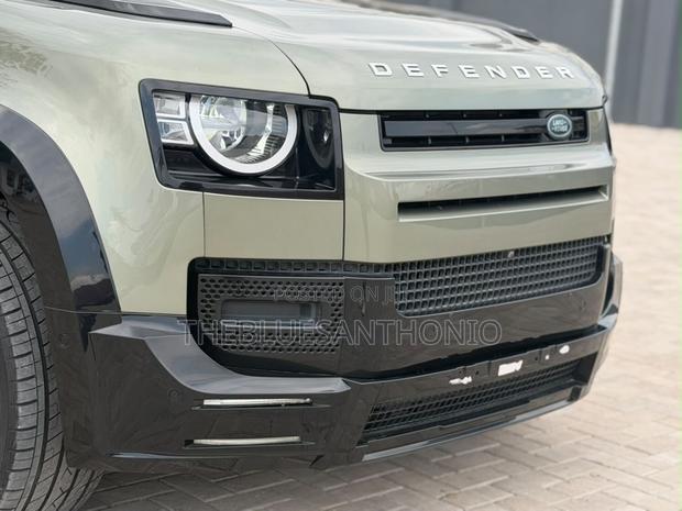 Land Rover Defender 2022 Green