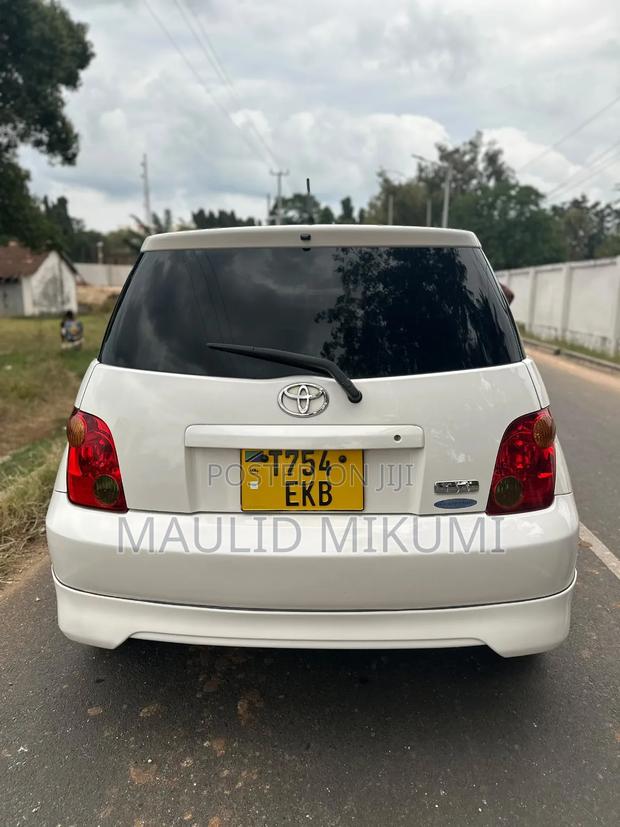 Toyota IST 2005 White