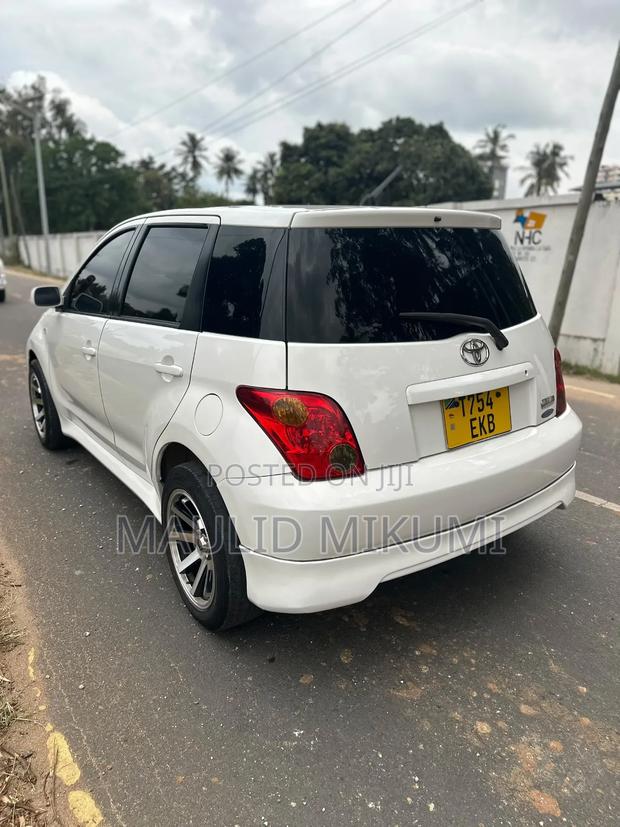 Toyota IST 2005 White