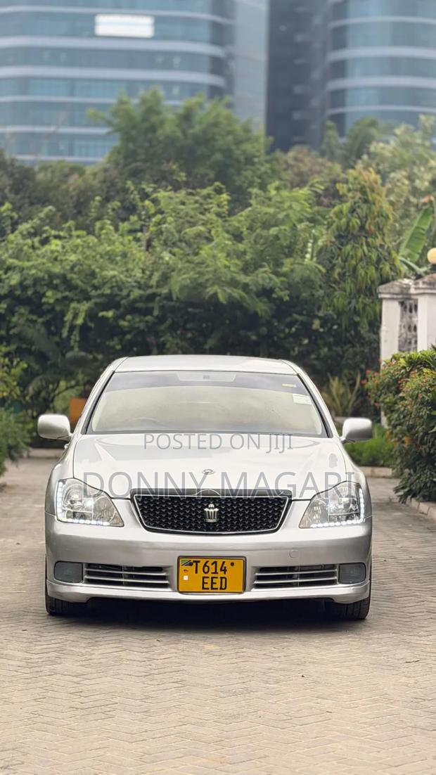 Toyota Crown 2006 Silver