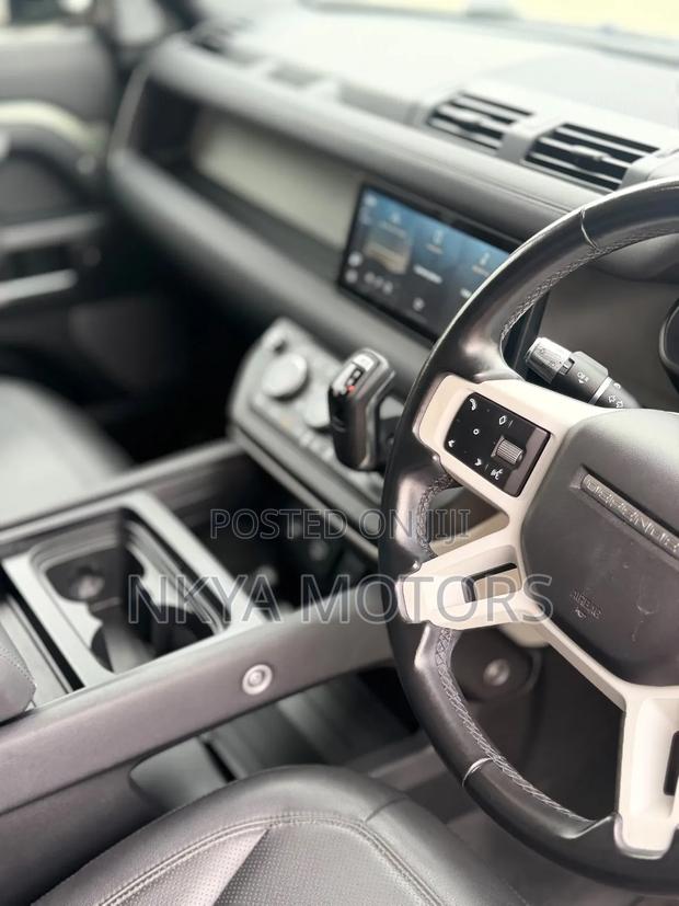 Land Rover Defender 2022 Green