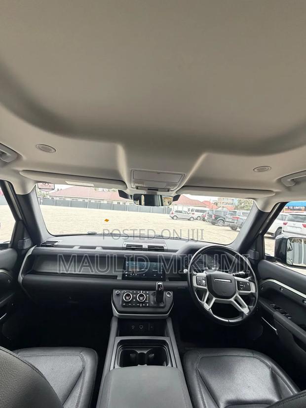 Land Rover Defender 2022 Silver