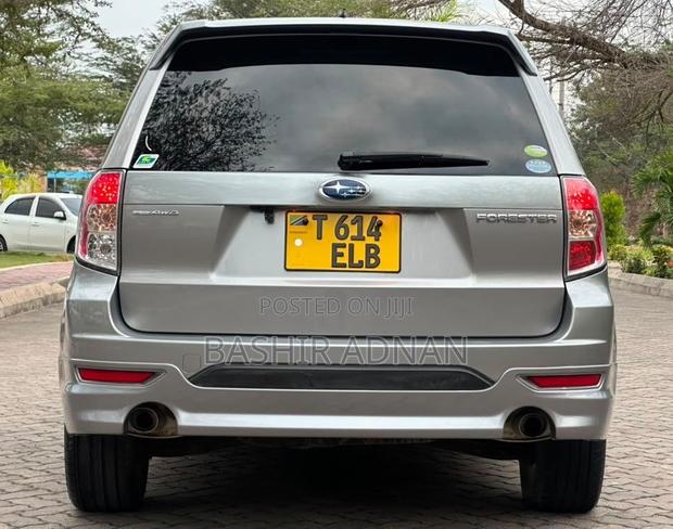Subaru Forester 2011 Gray