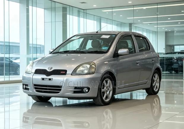 Toyota Vitz 2003 Silver