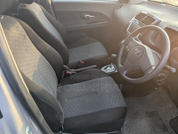 Toyota IST 2009 Silver