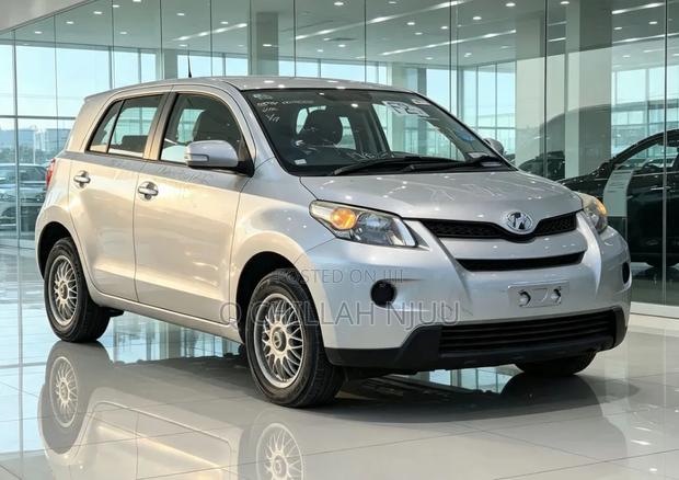 Toyota IST 2009 Silver