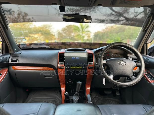 Toyota Land Cruiser Prado 2010