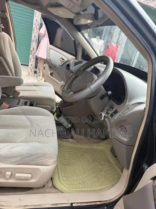 Toyota Harrier 2002 Black
