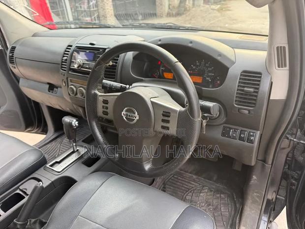 Nissan Navara 2008 Black