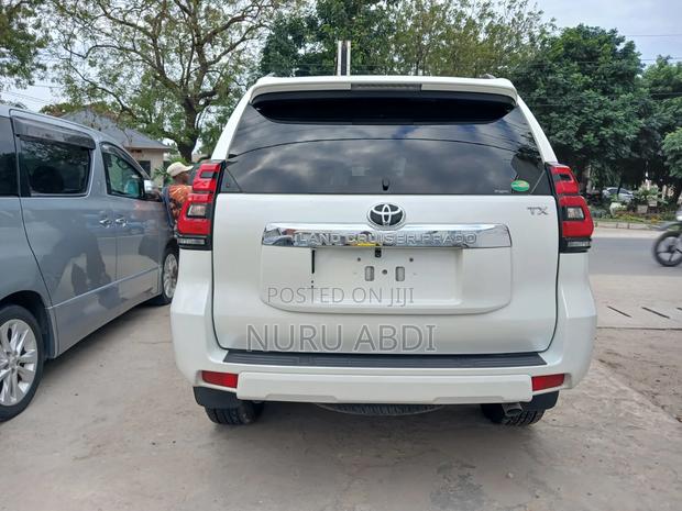 Toyota Land Cruiser Prado 2019 White
