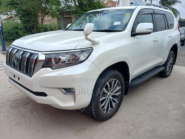 Toyota Land Cruiser Prado 2019 White