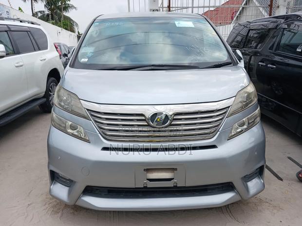 Toyota Alphard 2009 Gray