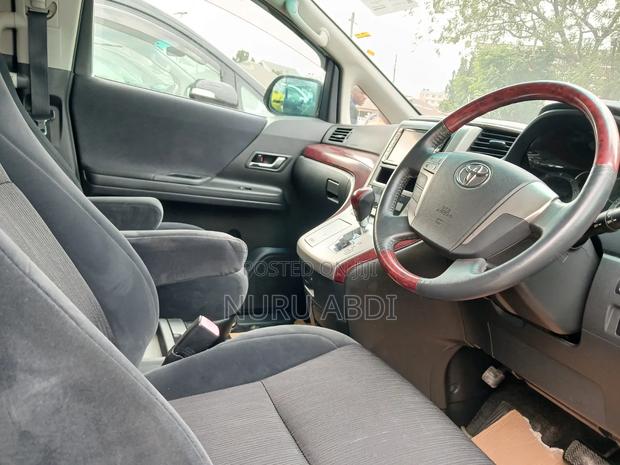 Toyota Alphard 2009 Gray