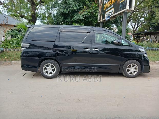 Toyota Alphard 2010 Black