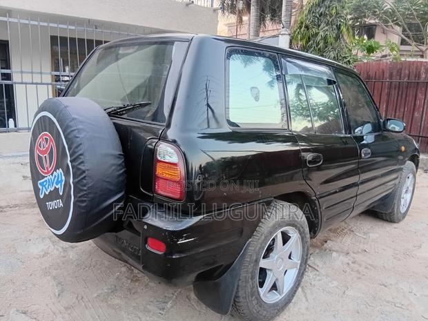 Toyota RAV4 1999 Black
