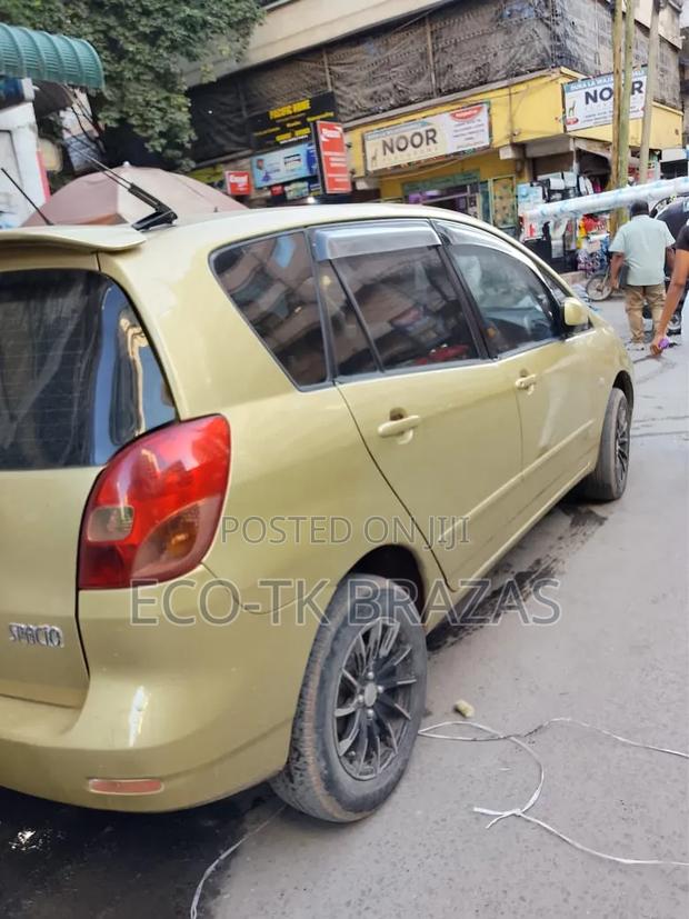 Toyota Corolla Spacio 2003 Gold