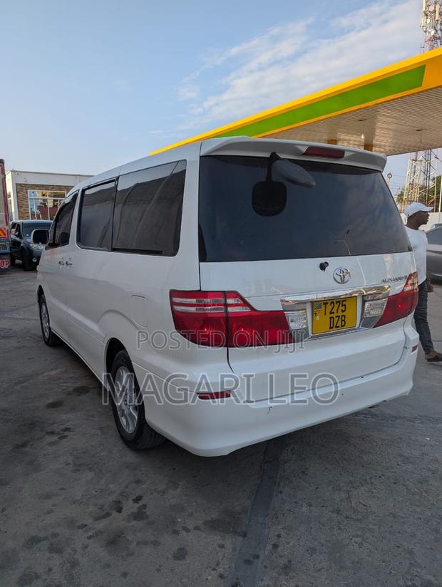 Toyota Alphard 2.4 Petrol FWD 2006 Pearl