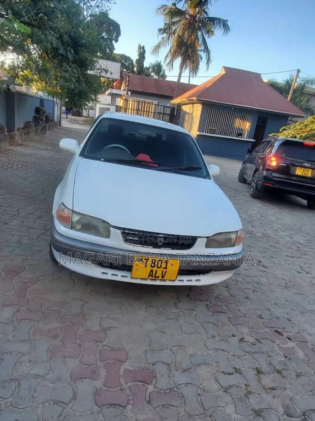 Toyota Sprinter 2000 White