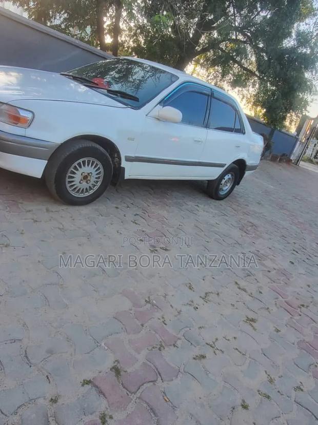 Toyota Sprinter 2000 White