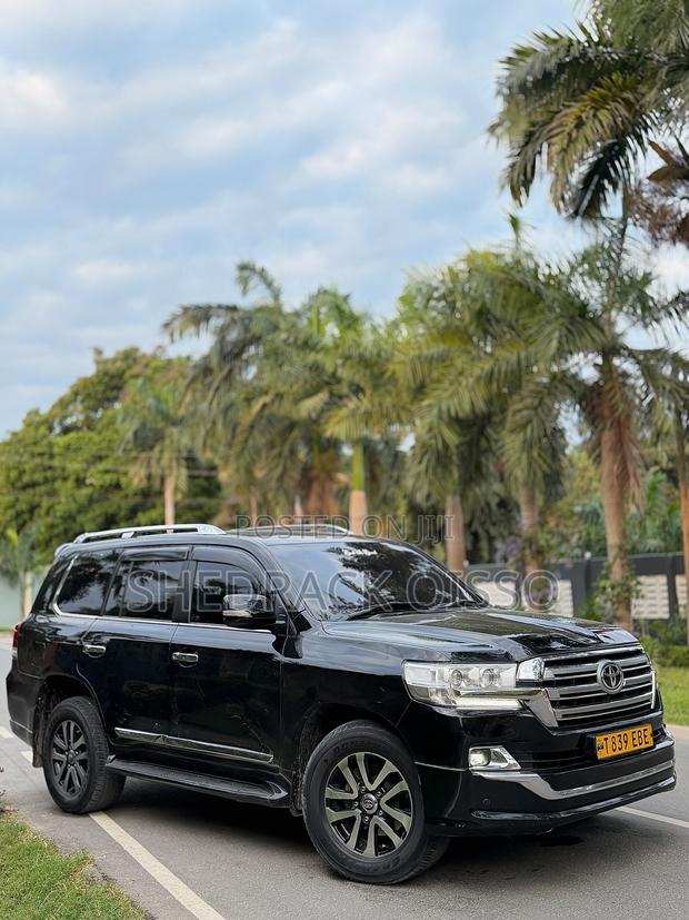 Toyota Land Cruiser 2014 Black