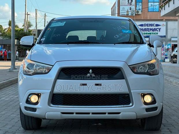 Mitsubishi RVR 2010 White