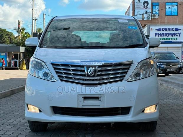 Toyota Alphard 2010 White