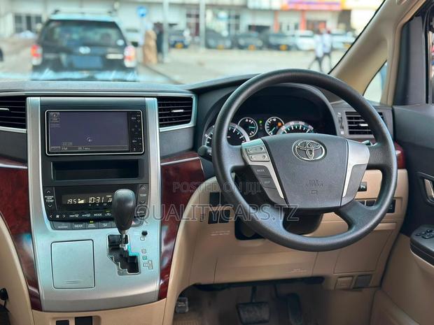 Toyota Alphard 2010 White