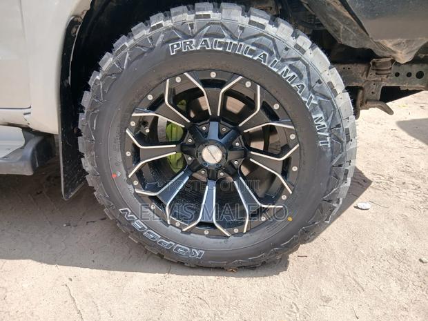 Toyota Hilux 2.5 D-4D 4X4 SRX 2011 White