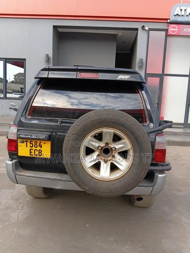 Toyota Hilux Surf 2002 Black