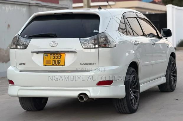 Toyota Harrier 2004 White