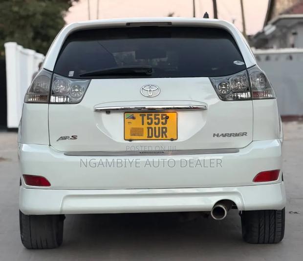 Toyota Harrier 2004 White
