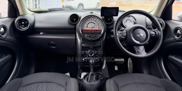 Mini Cooper 2013 Brown