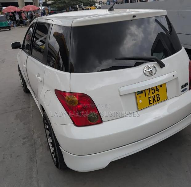 Toyota IST 2004 White