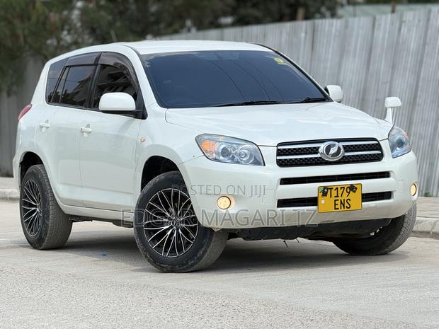 Toyota RAV4 2008 White