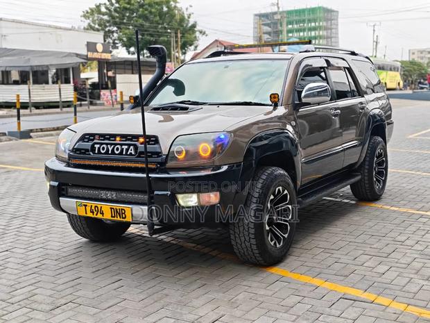 Toyota Hilux Surf 2007 Gold