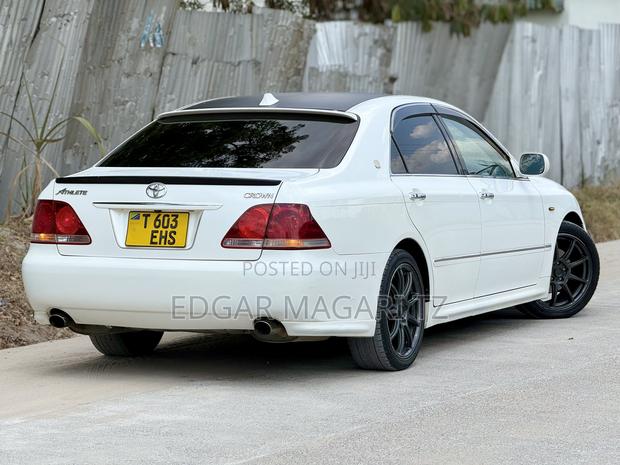 Toyota Crown 2007 White