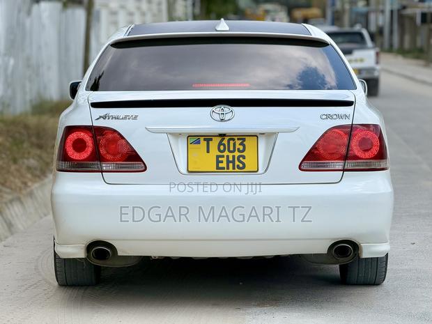 Toyota Crown 2007 White