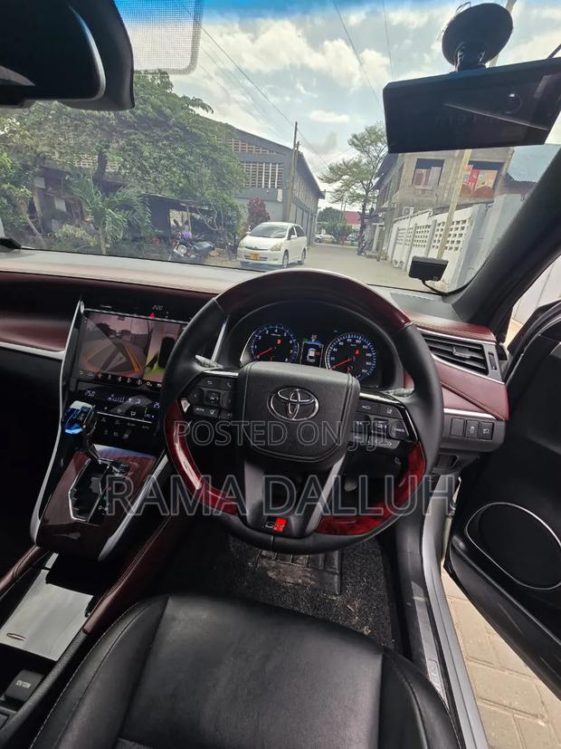 Toyota Harrier 2016 Silver